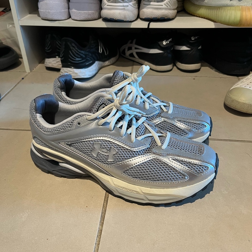 Under Armour HOVR Apparition shoes